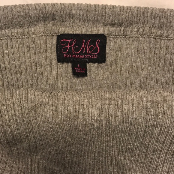 Off the shoulder knit onesie - Picture 2 of 3